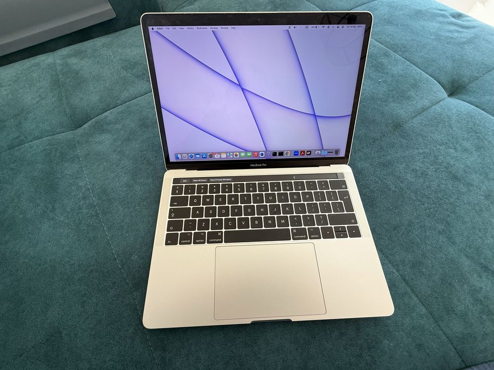 Macbook Pro 13” 256 SSD 16 RAM