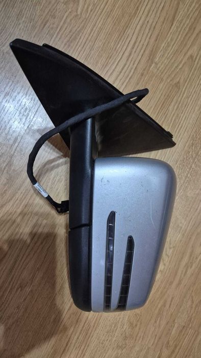 Oglindă stânga Mercedes-Benz GLA w156