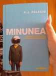 Carte Minunea de r.j palacio