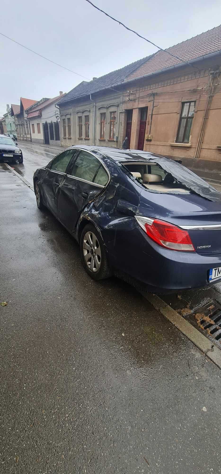 Vand Opel Insignia avariat, an 2009 pentru dezmembrari