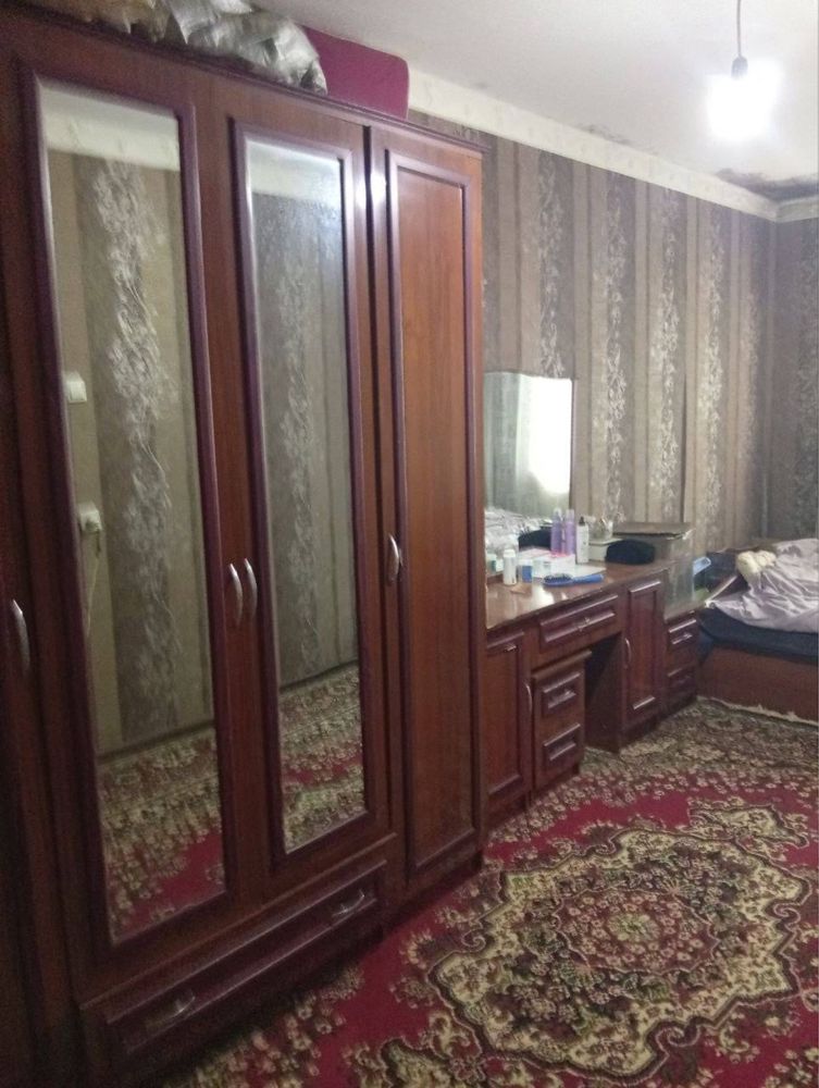 Срочно продаеться 2 комнатная квартира в Чирчике 8-й микрорайон
