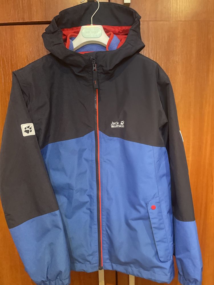 Продавам яке Jack Wolfskin Iceland 3 in 1 размер 164EU