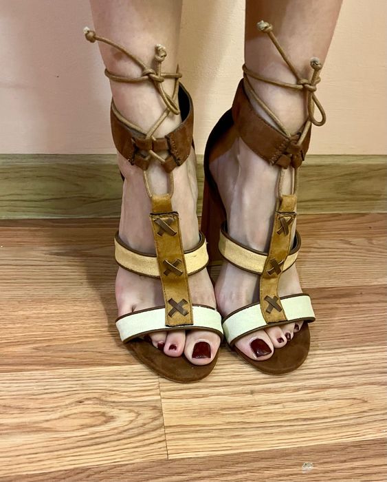 Дамски сандали с ток