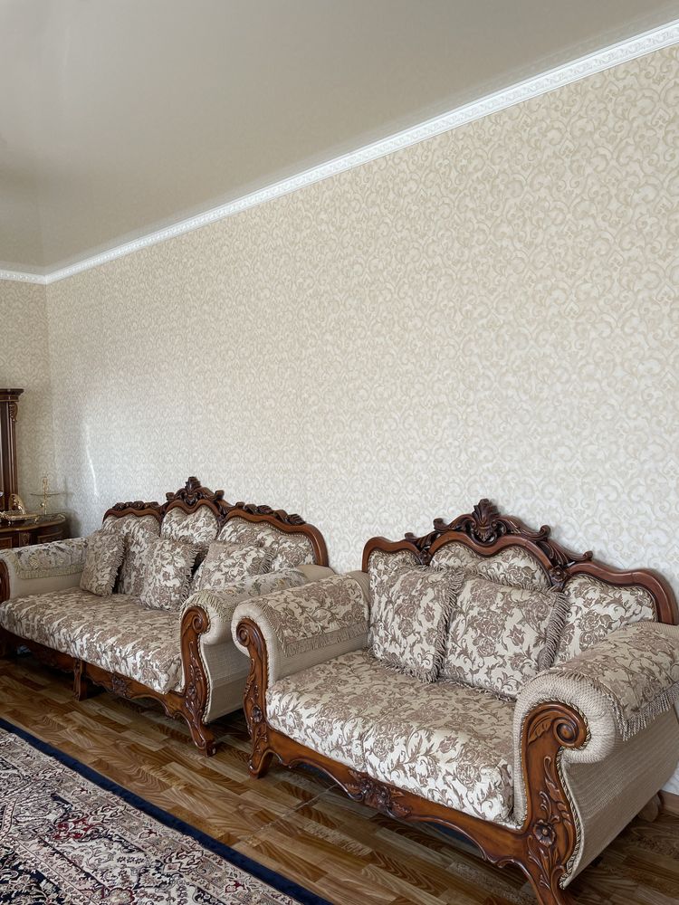 Королевский диван