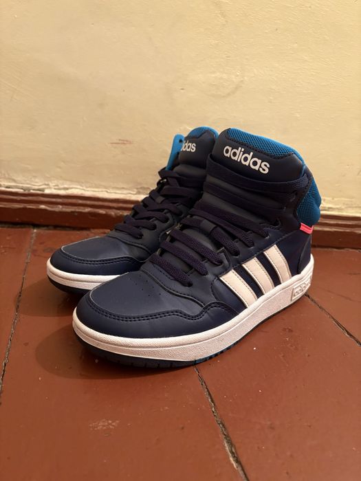Adidasi marca ADIDAS