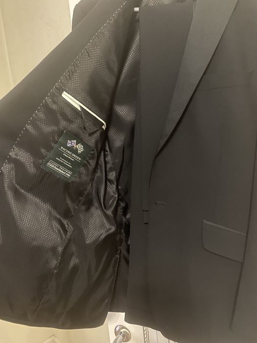 Фирменный классический костюм