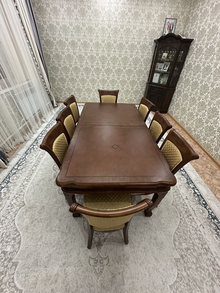 Продам столь и стулья