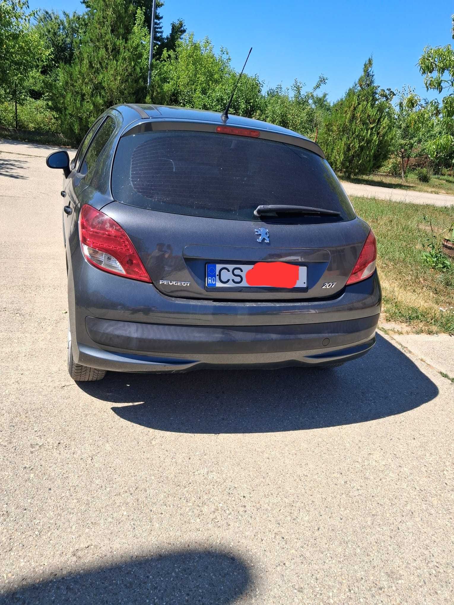 Vând Peugeot 207 – 1.4 benzină – 2011 –