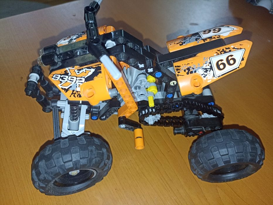 Vând lego setul 9392