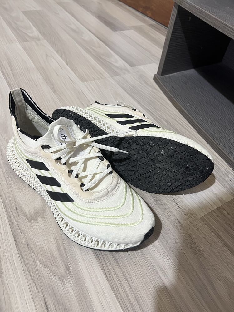 Adidas обувки 44 2/3 номер
