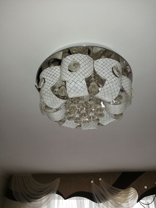 Продам люстры в хорошем состоянии