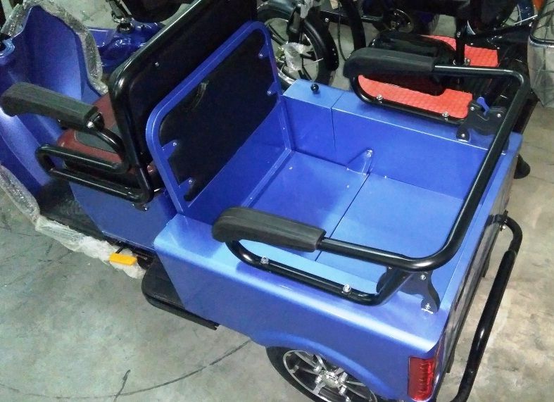 Двуместна и товарна електрическа триколка ЕВТ-1500W