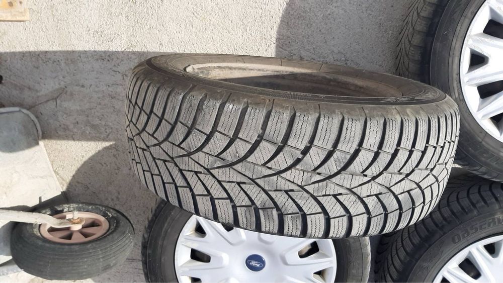 Гуми с джанти 215/60/16