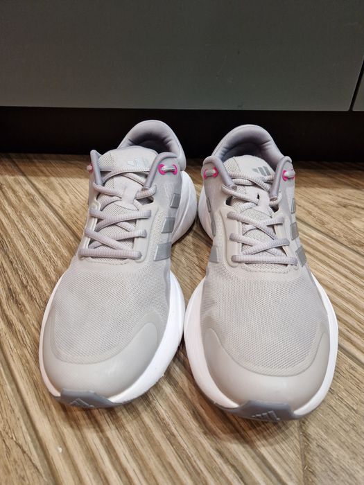 Оригинални дамски маратонки ADIDAS BOUNCE