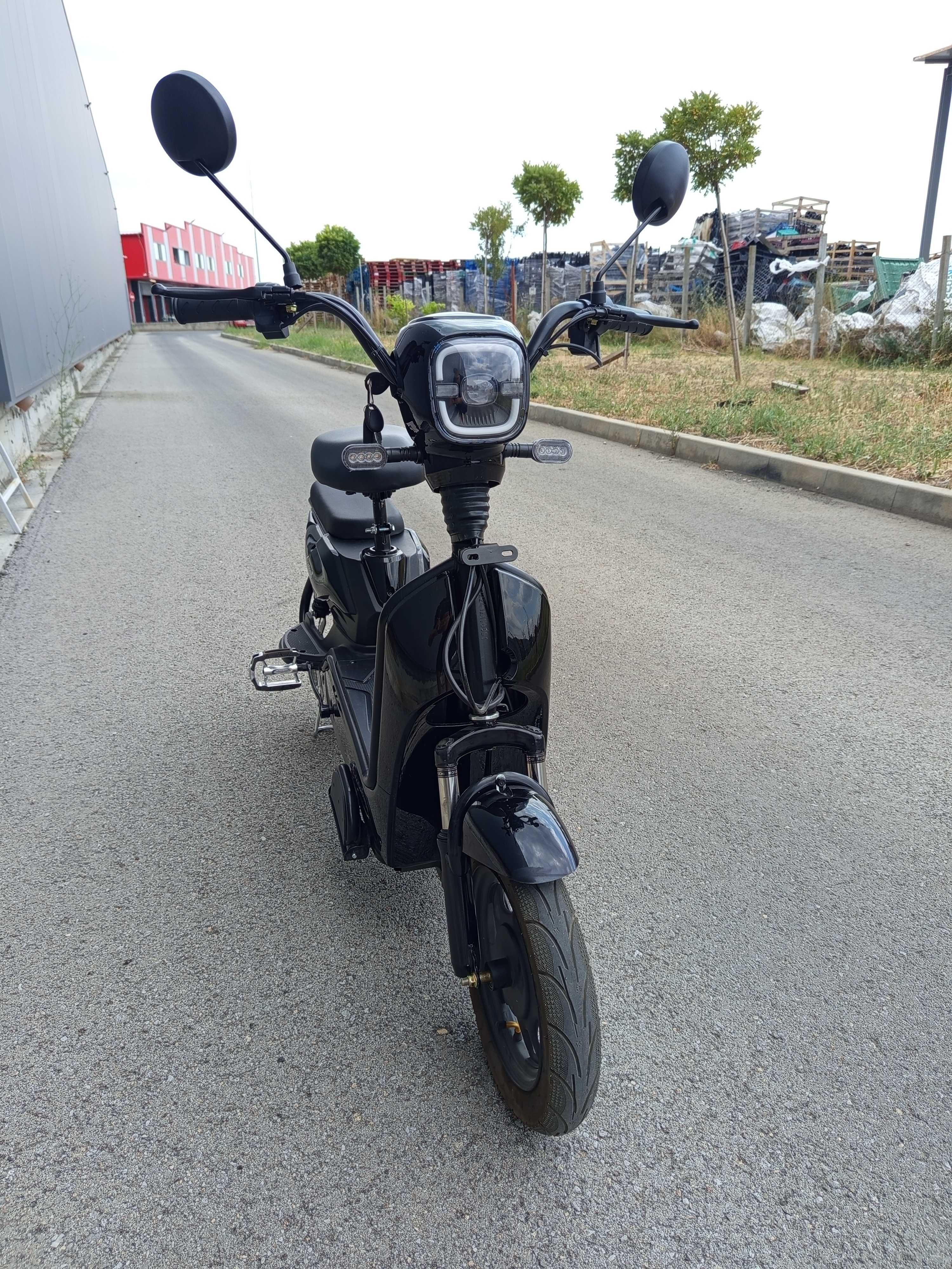 Електрически скутер с педали MaxMotors EBZ 14 – 500W / 48V / 12Ah
