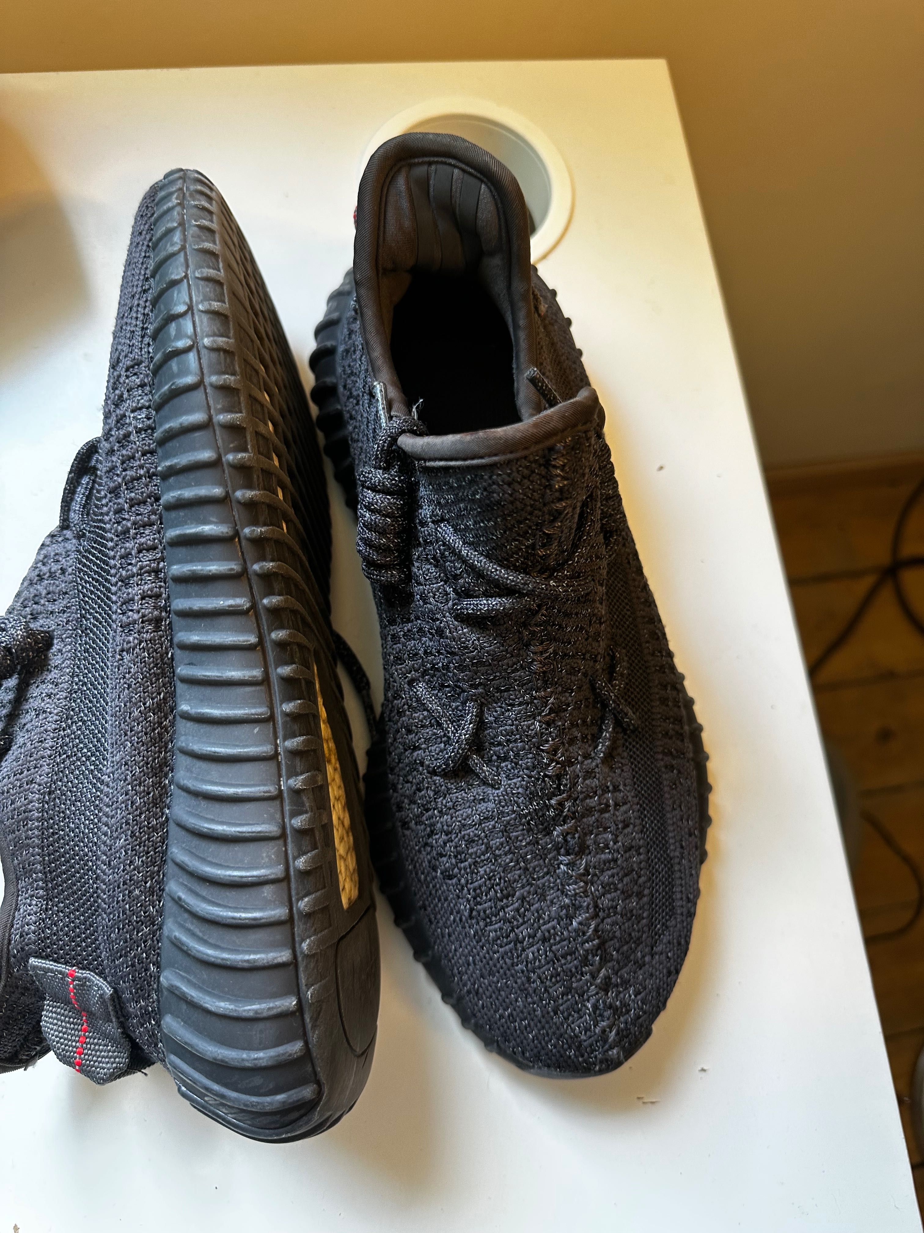 Adidas Yeezy Boost 350 v2