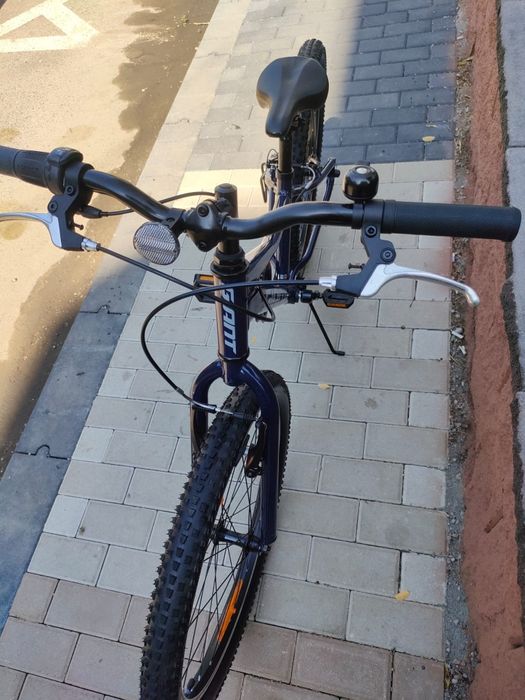 Bicicleta Giant 24 " Aluminiu  ca noua ! 
Jante duble