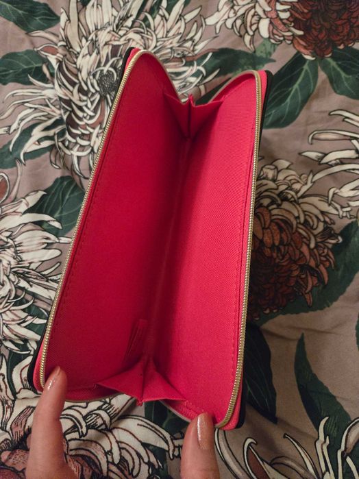 Ново Estee Lauder портмоне