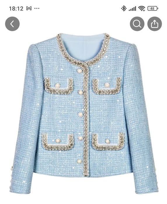 Продается женский костюм