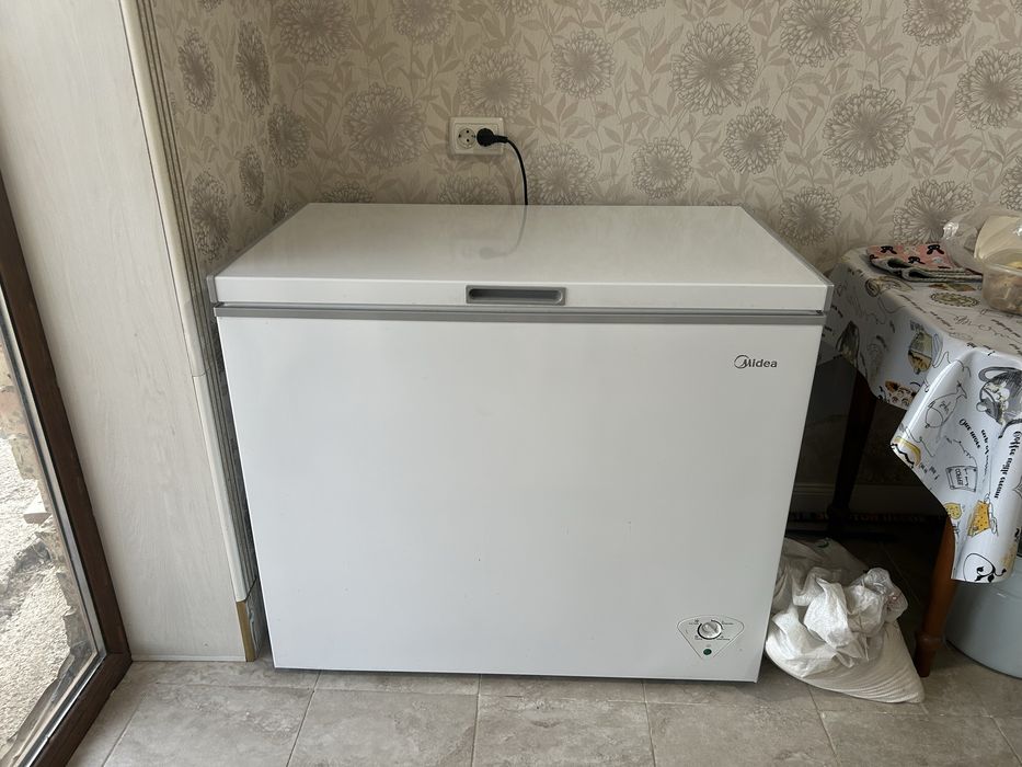Морозильник Midea