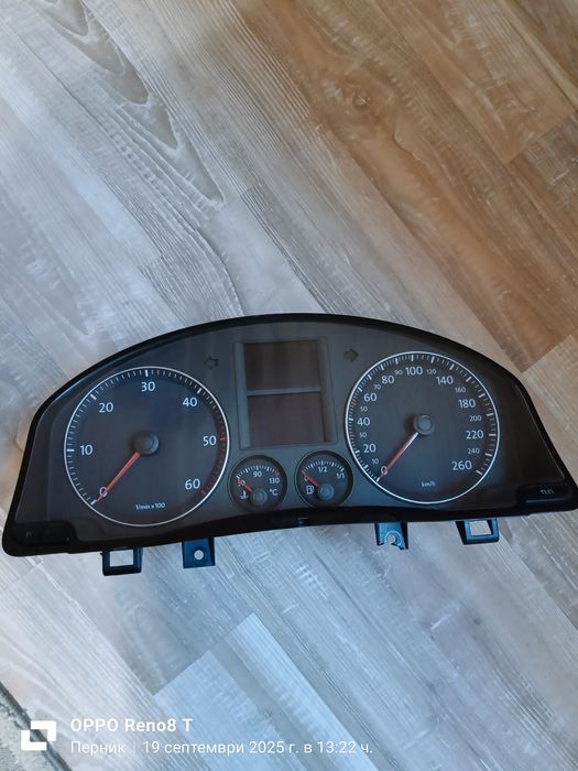 Продавам табло за голф 5