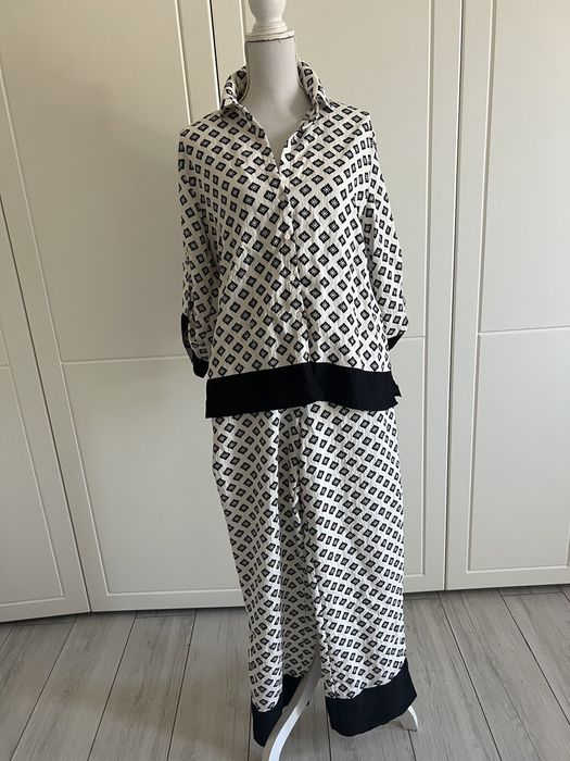 Compleu zara . Marimea S