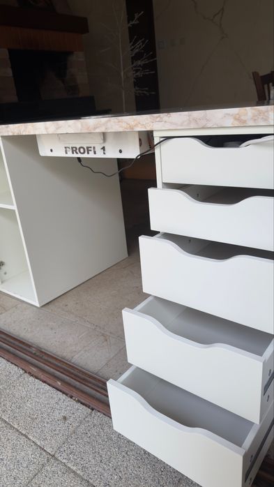 Бюро за маникюр.