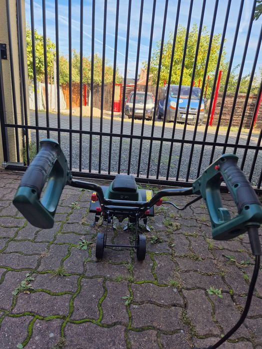 Vind motosapa electrica nou, 450 Ron negociabil