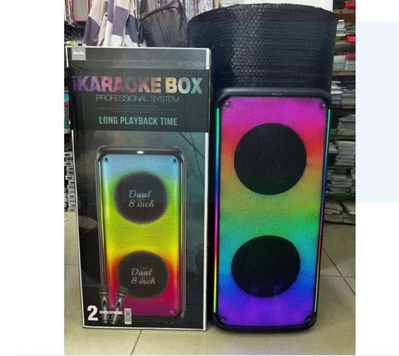 Мощна Безжична караоке тонколона с два говорителя и два микрофона LED