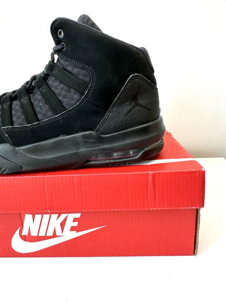 Jordan Max Aura  (43) Маратонки