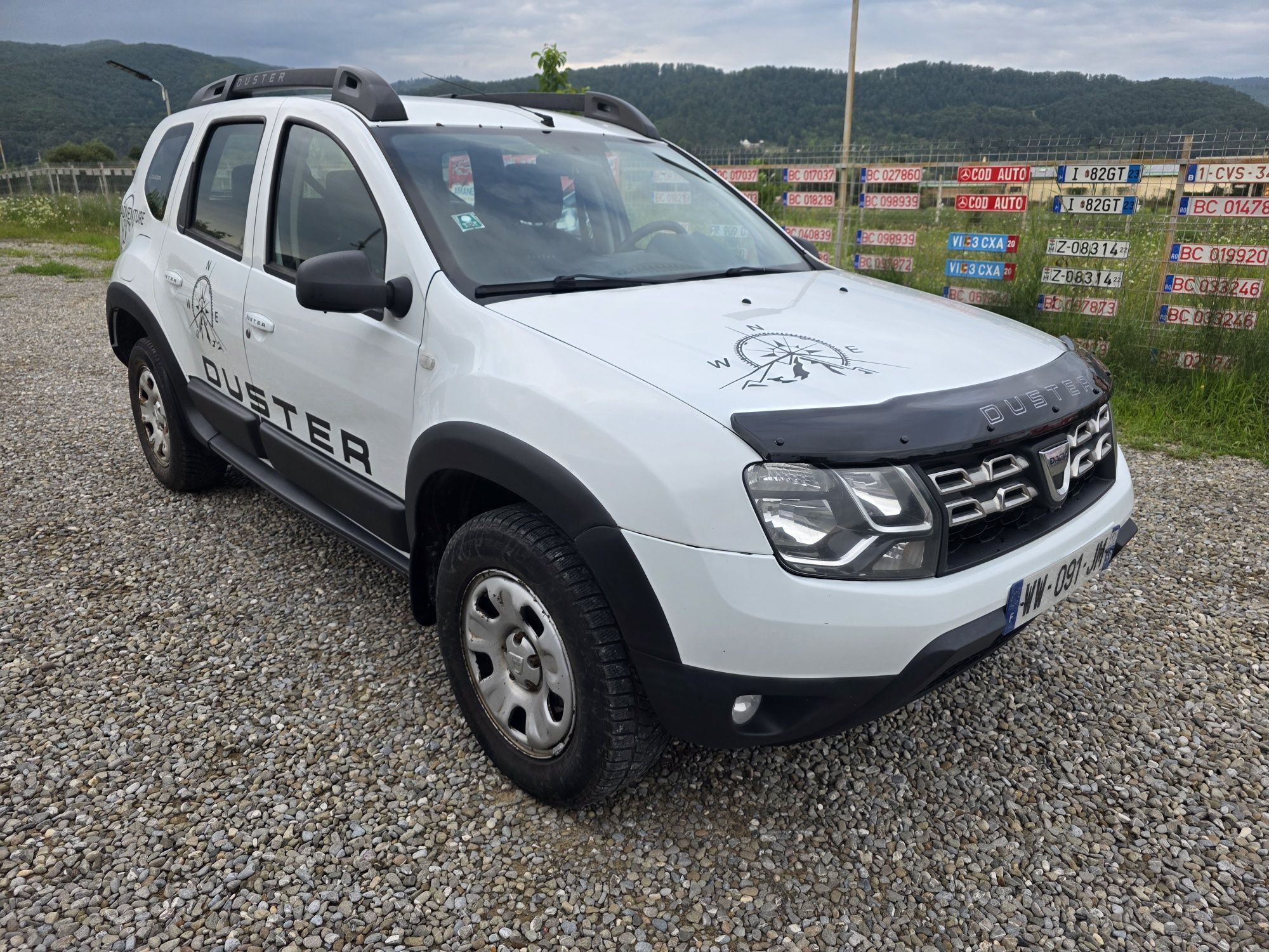 Dacia Duster 
An fabricație 2016 
Motor 1.5 diesel  4x2 
Euro 6
Km 161
