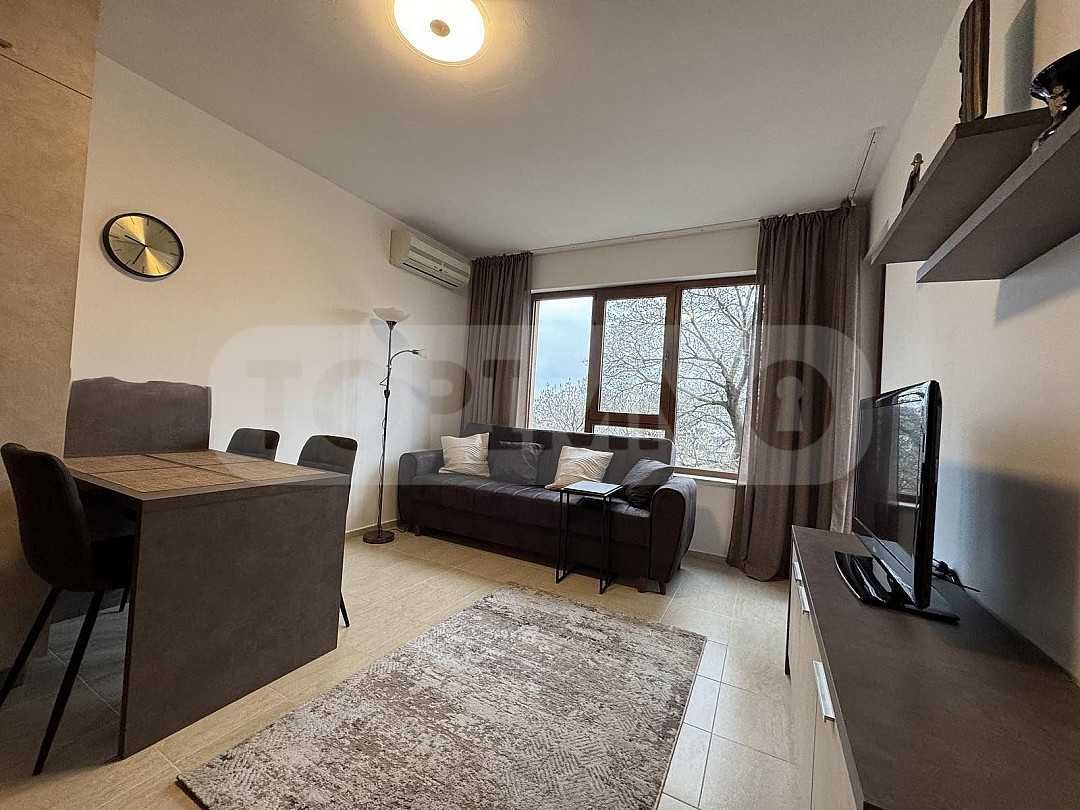 Дава се под наем Двустаен апартамент в Варна, Левски - 67 кв.м за 700 € - Снимка #2