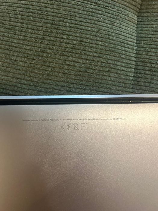 MacBook Pro 13 inch M2 A2338 ecran spart