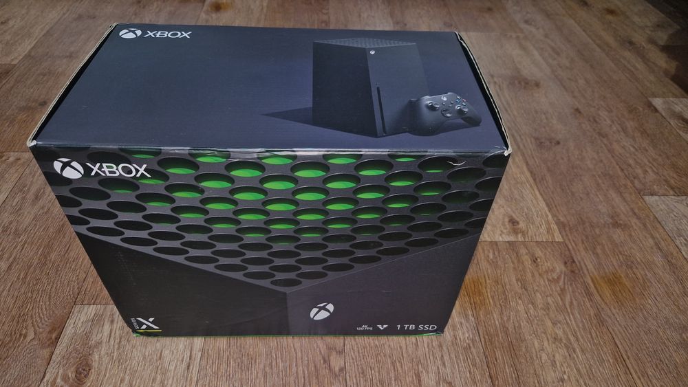 Xbox series X  + 2 геймпада + Game Pass Ultimate