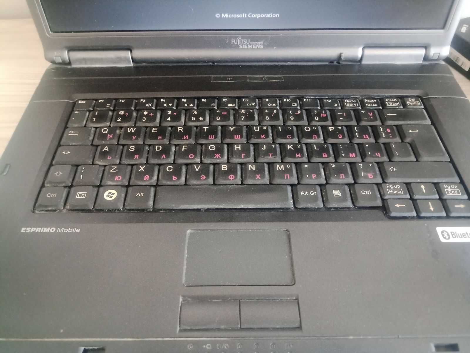 Лаптоп Fujitsu ESPRIMO D9500