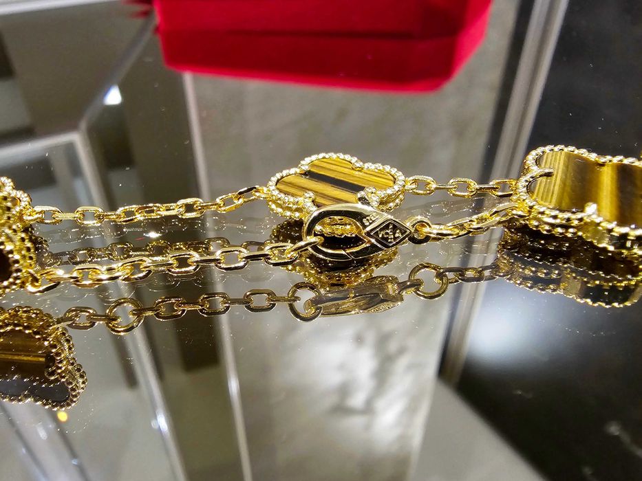 Van Cleef & Arpels VCA Gold Tiger Eye 10 Motifs Alhambra Дамско Колие