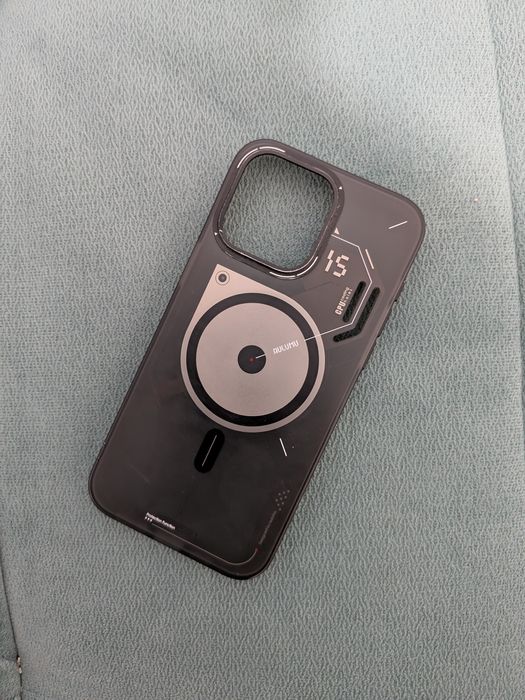 Продам чехол на iPhone 15 pro max AULUMU