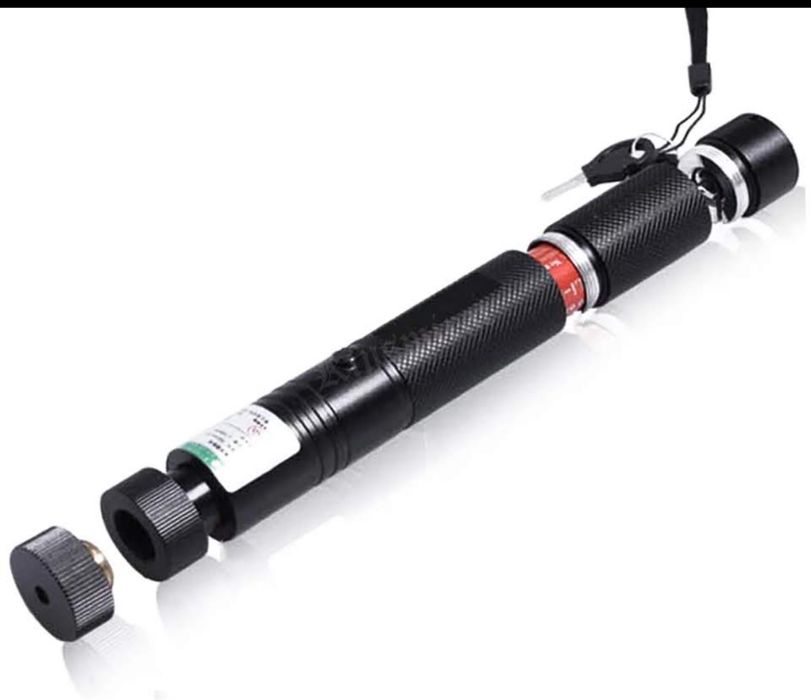Laser Puternic cu Carcasă Metalică – Rază de Acțiune Peste 10 km!