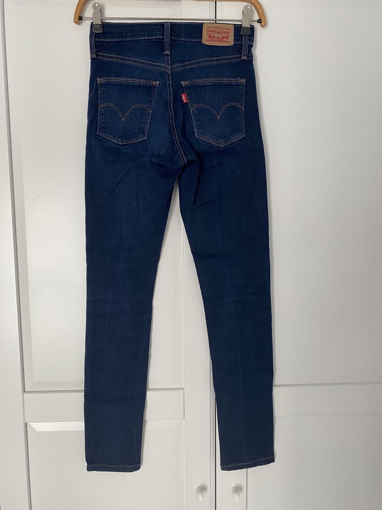 Blugi Levis jeans