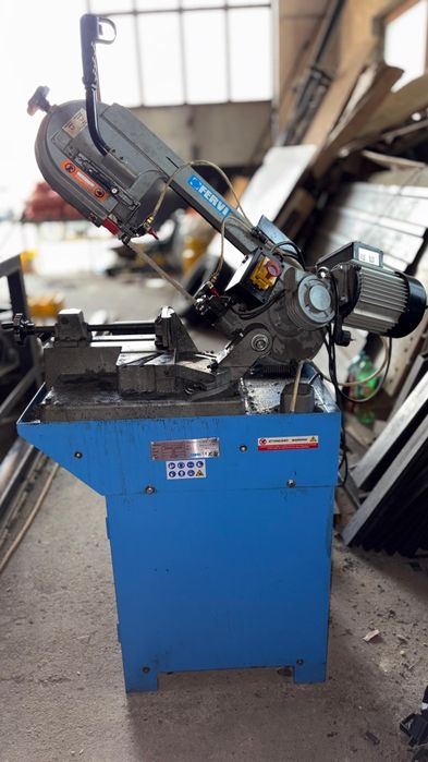 Fierăstrău cu bandă pentru metal