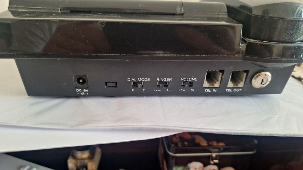 Vând telefon fix