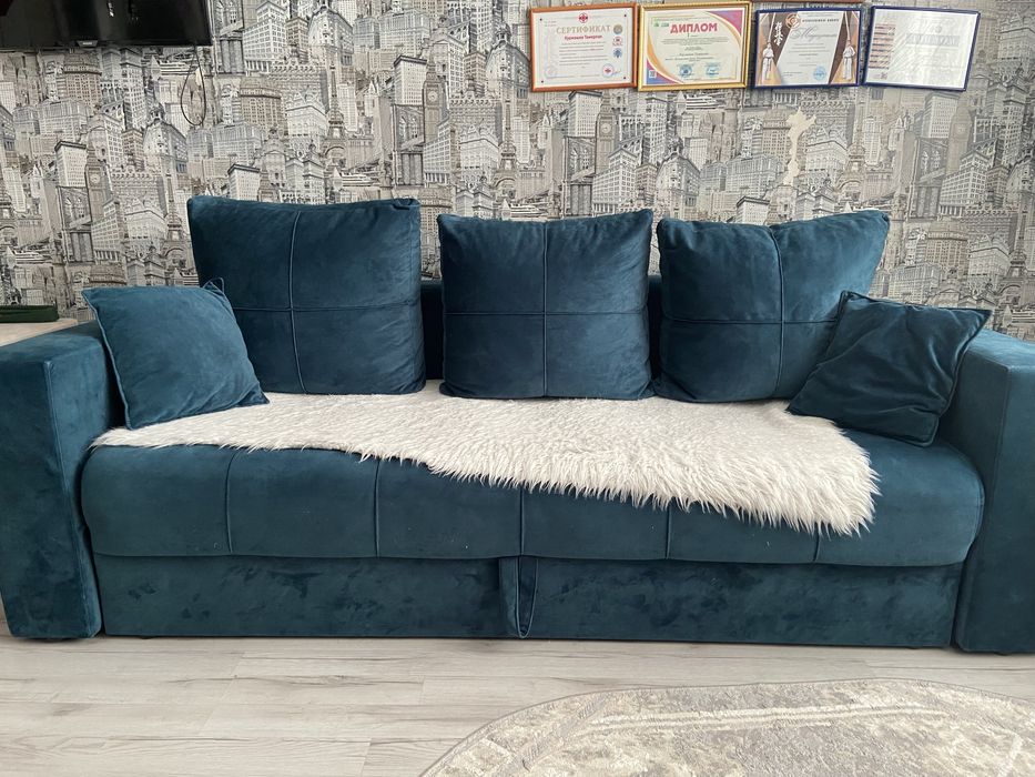 Продам срочно два одинаковых,раскладных  дивана