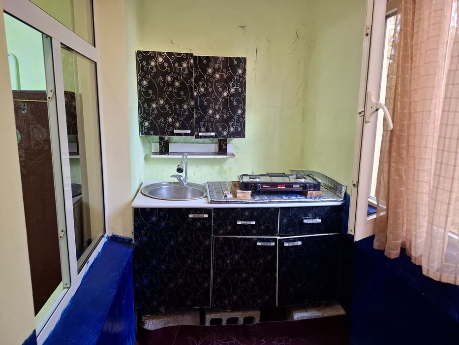 Srochno uy sotiladi 1 xonali 2 xonali qilingan 2chi etaj