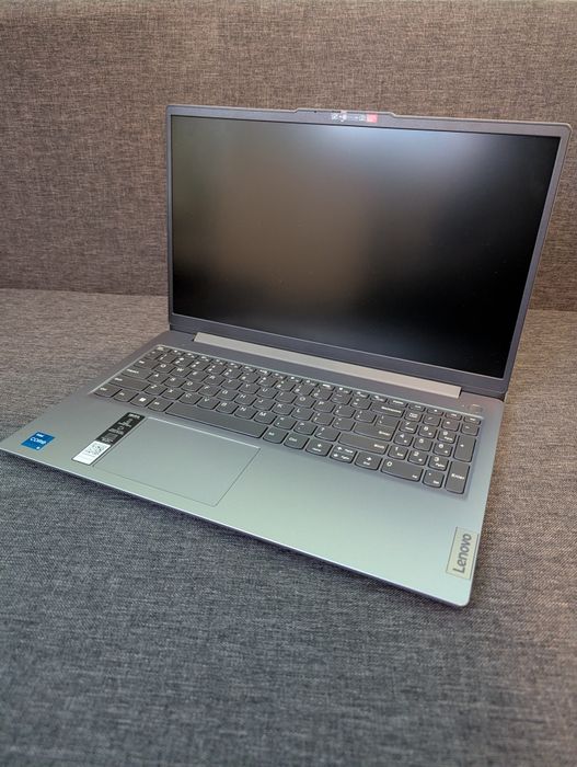 Lenovo IdeaPad slim 3 15IAH8