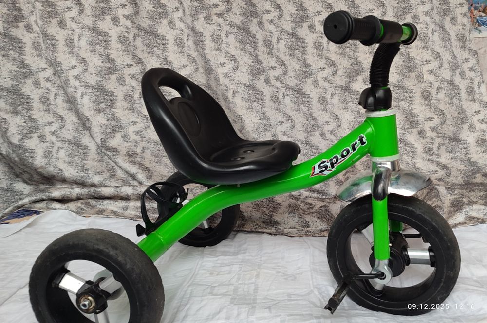 Детский велосипед на 2-4 годика