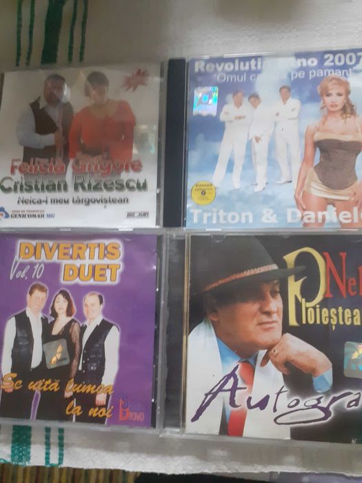 De vinzare cd originale cu muzica de petrecere