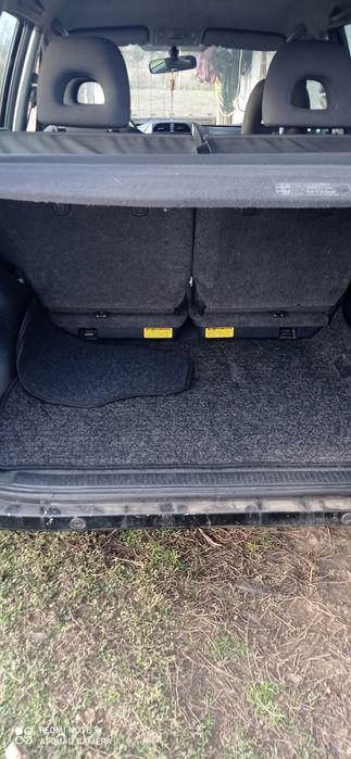 Продавам Тойота Рав 4