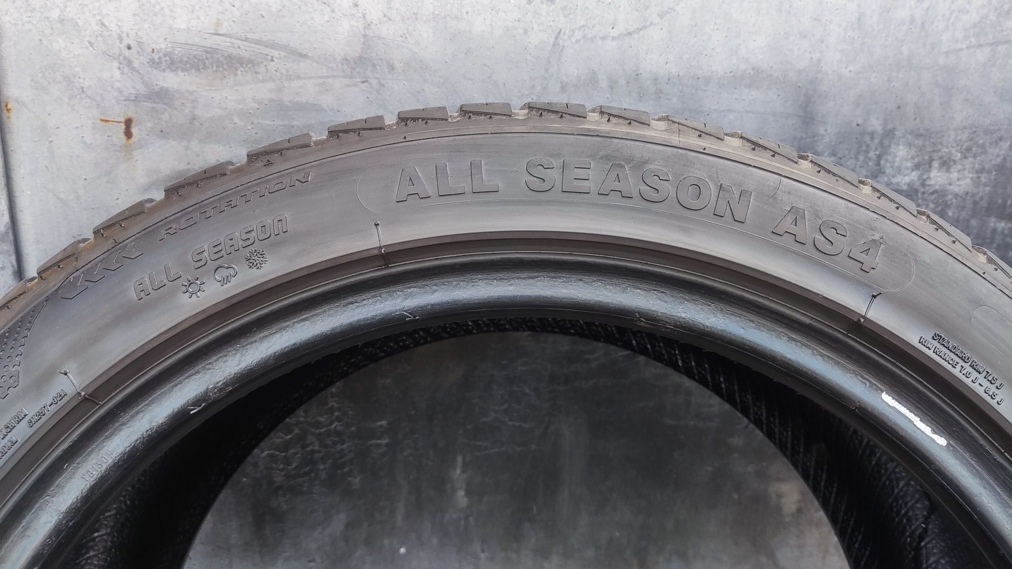 2бр. всесезонни гуми 225/45/17 All Season, AS4
dot22
7.3mm
Добро състо