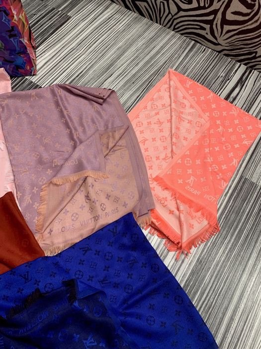 Esarfa Louis Vuitton-poze reale 100% calitate superioara ! PRODUSUL VA