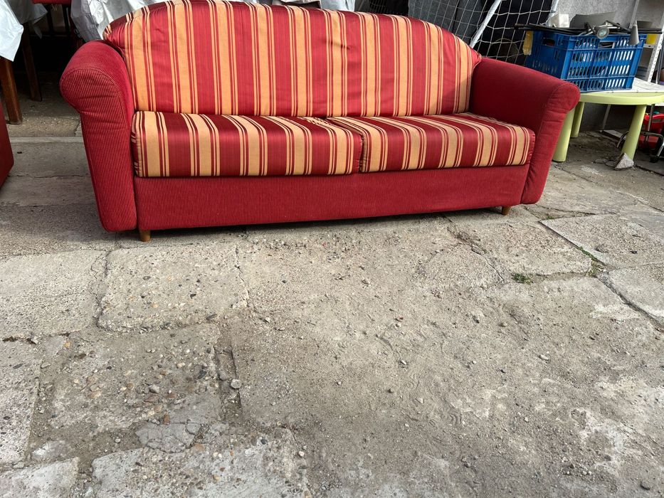 Canapea extensibila cu saltea inclusă